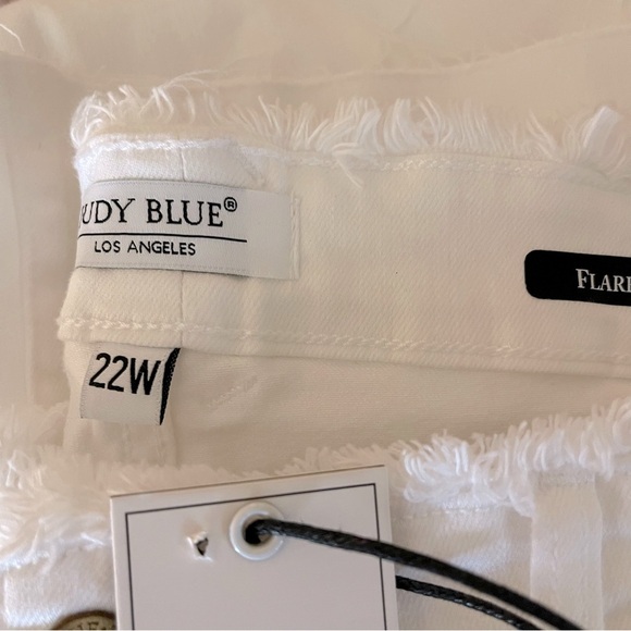 JUDY BLUE WHITE HIGH WAIST FRAY WAISTBAND FLARE RAW EDGE WOMENS PLUS VACATION - Picture 8 of 9